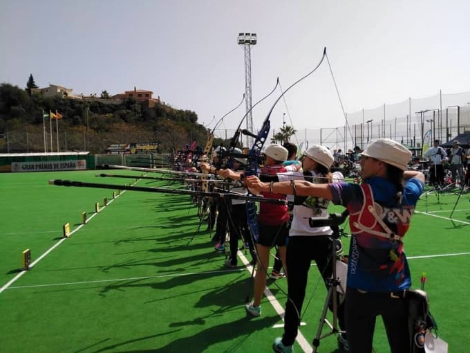 Cinco podios en junior y 6 en senior en el primer G.P. de Benalmádena para arqueros de la FMTA
